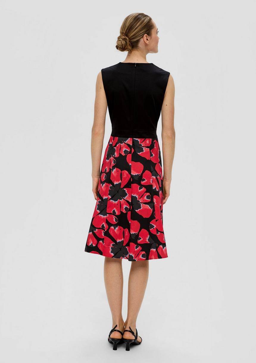 S.Oliver Floral Gemustertes Kleid Mit Tunika-Ausschnitt