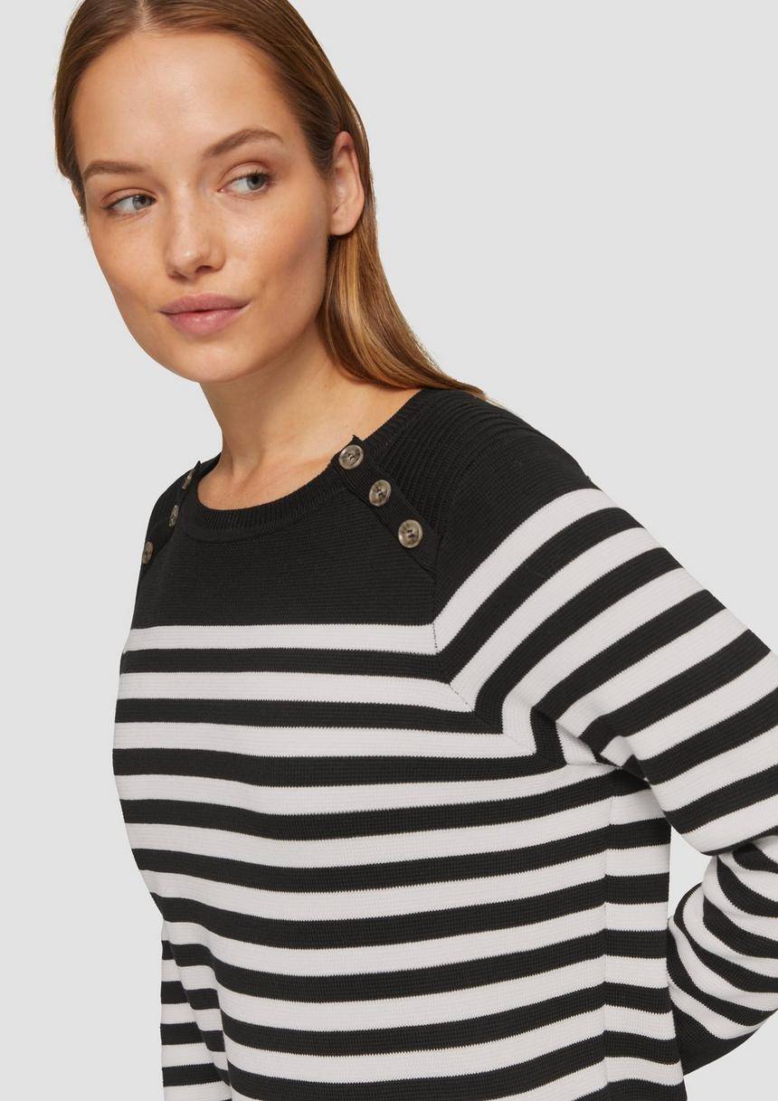 S.Oliver Gestreiftes Strickkleid Mit Schulterknöpfen