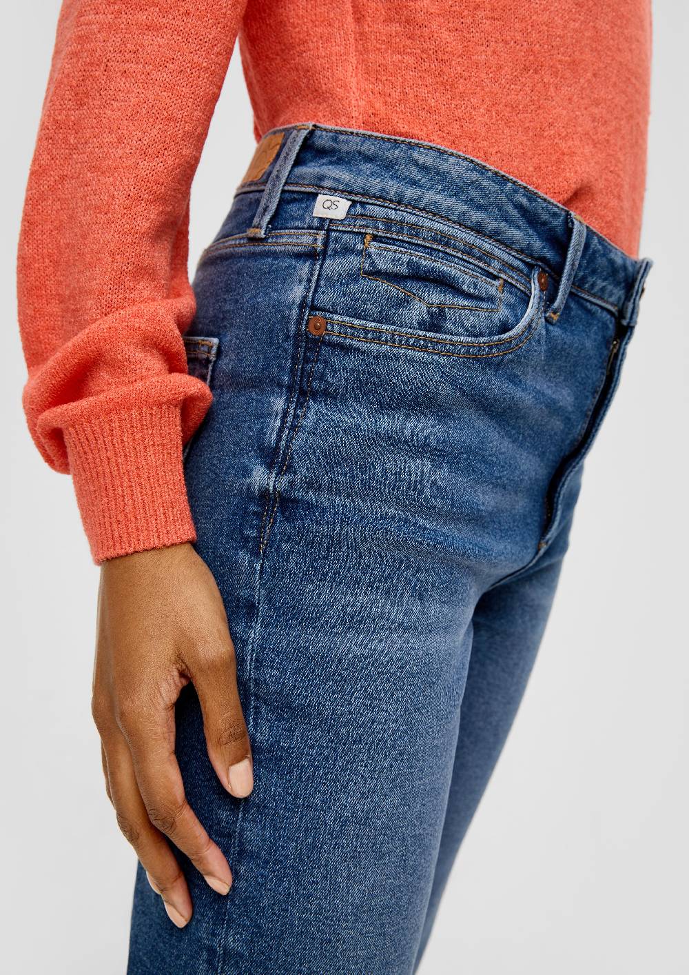S.Oliver Jeans Reena / Slim Fit / High Rise / Flared Leg / Geschlitzter Saum