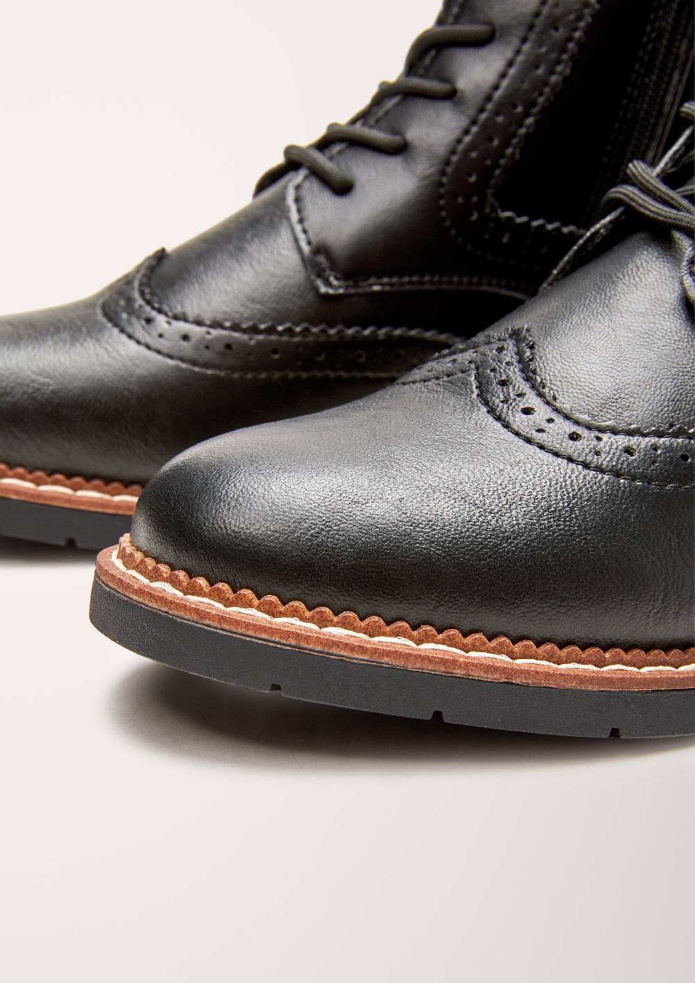 S.Oliver Boots In Lackleder-Optik
