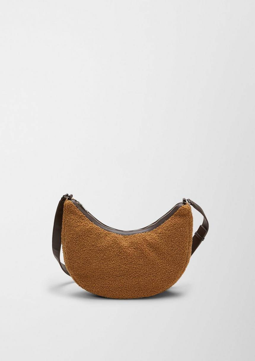 S.Oliver Hobo Bag aus Teddyplüsch