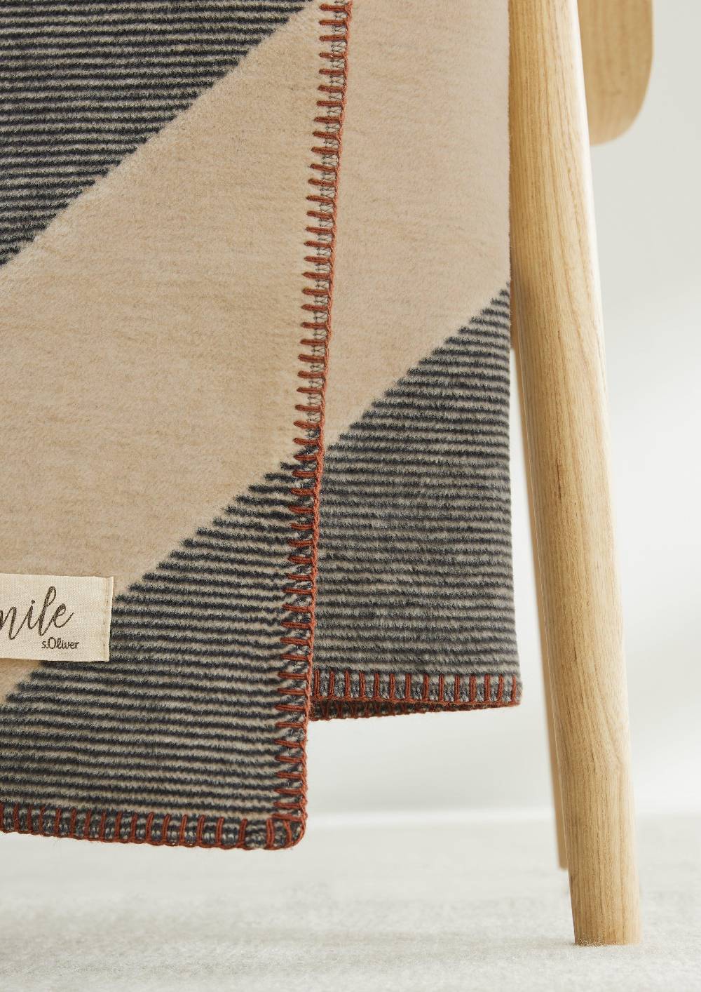 S.Oliver Jacquard-Decke Mit Streifenmuster