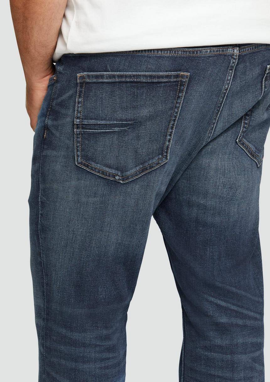 S.Oliver Jeans / Relaxed Fit / Mid Rise / Straight Leg