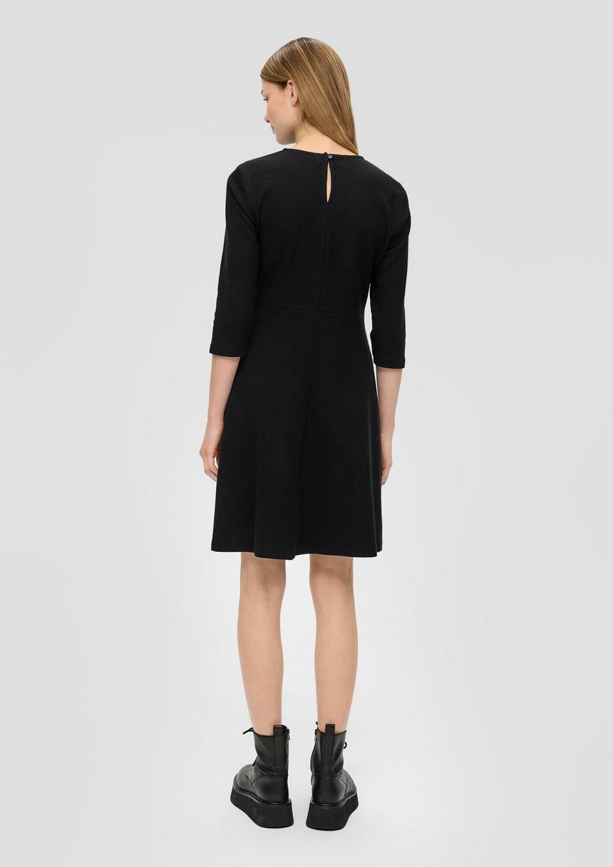 S.Oliver Kleid Mit Knopfdetail Am Rücken
