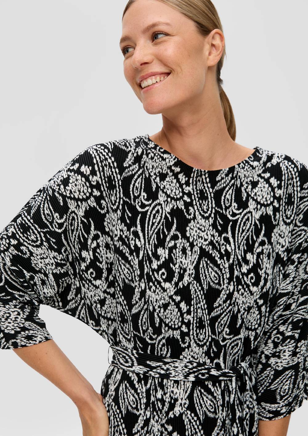 S.Oliver Midi-Kleid Mit Plisseefalten
