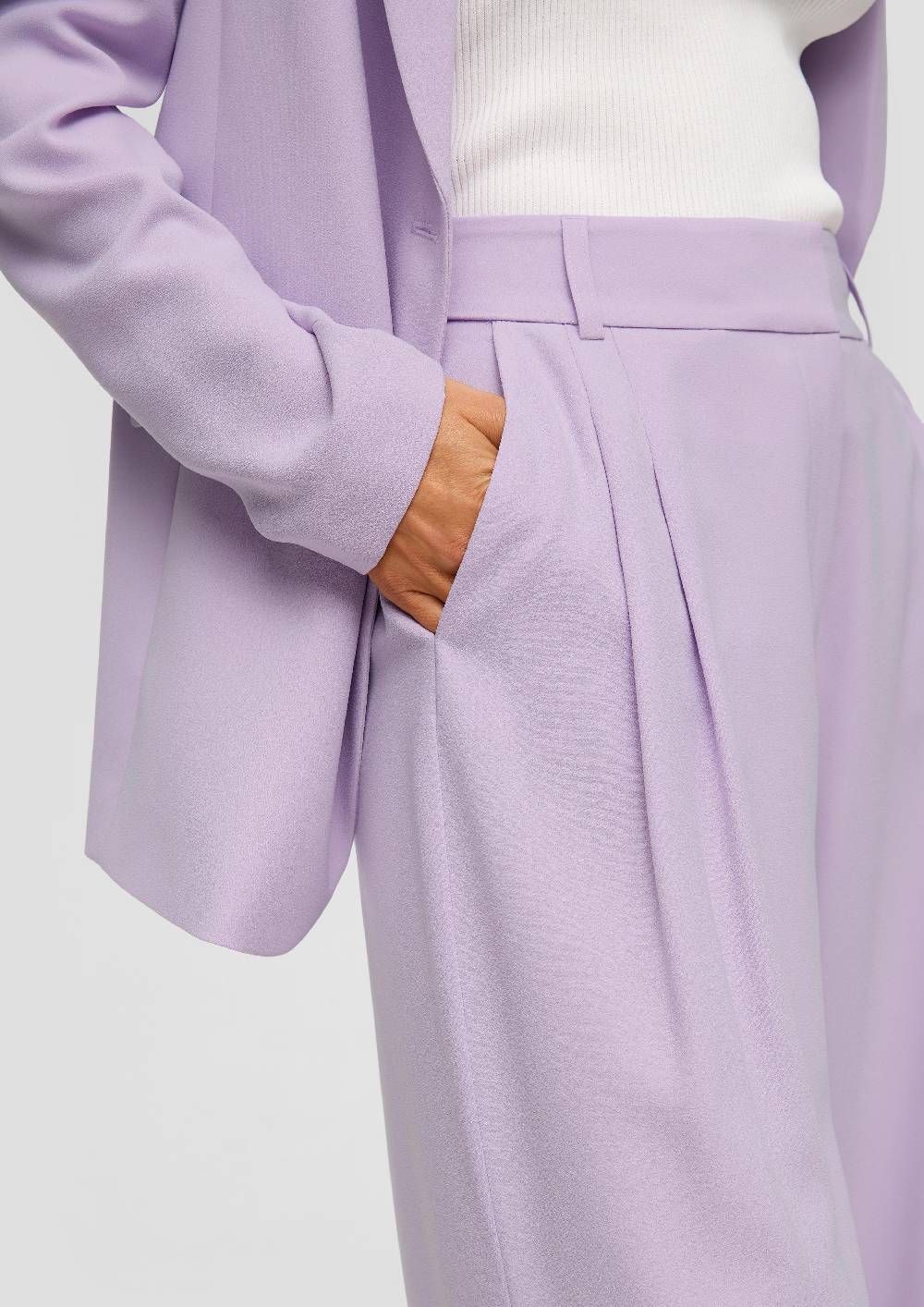 S.Oliver Relaxed: High-Rise-Hose Mit Crêpestruktur