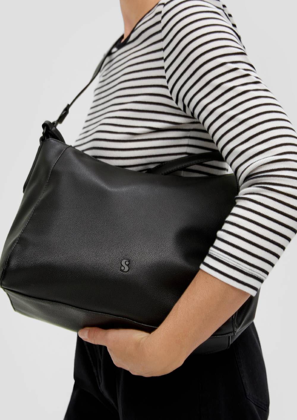 S.Oliver Shoulder Bag In Leder-Optik