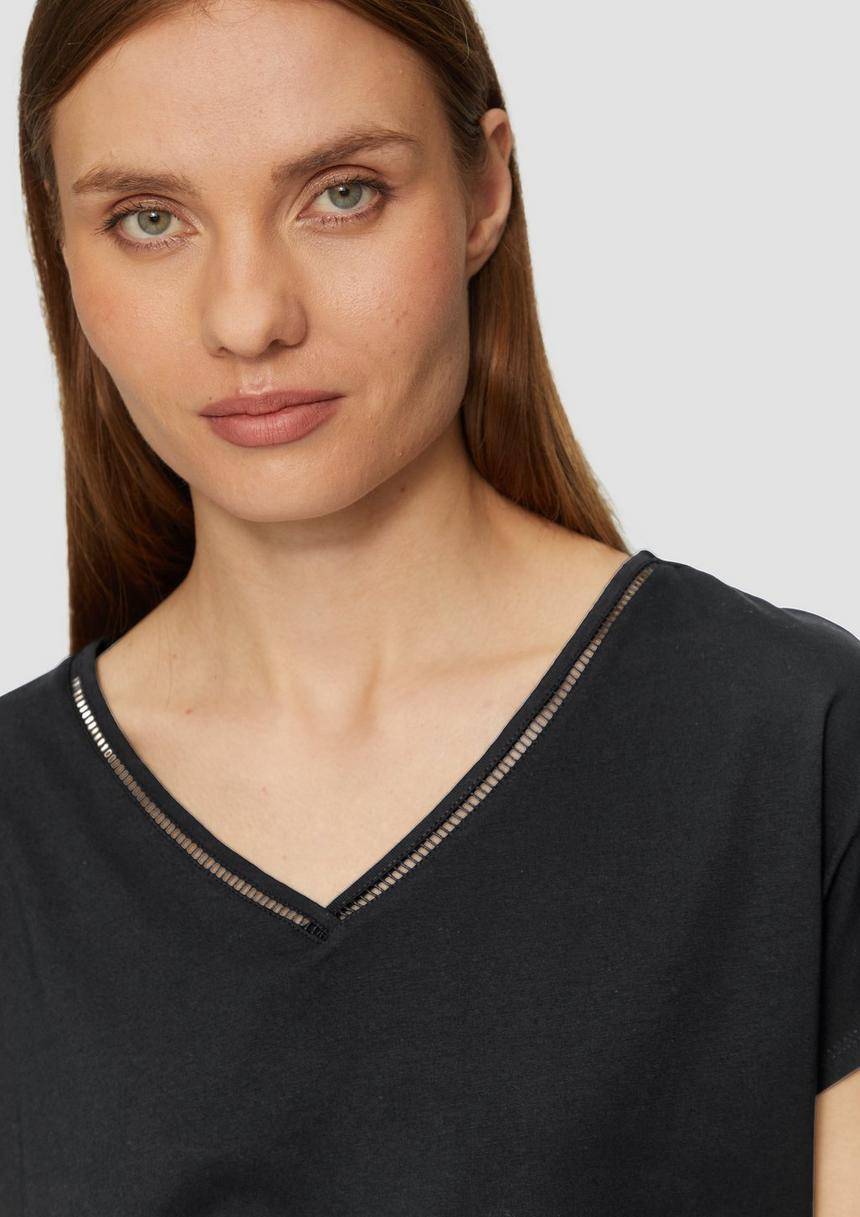S.Oliver T-Shirt Im Relaxed Fit Mit Stickerei Am V-Ausschnitt
