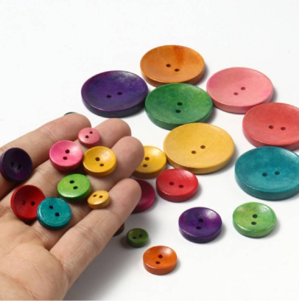 Sadingo Holzknöpfe Bunt 50 Stück, Knopf Set, Bastelbedarf
