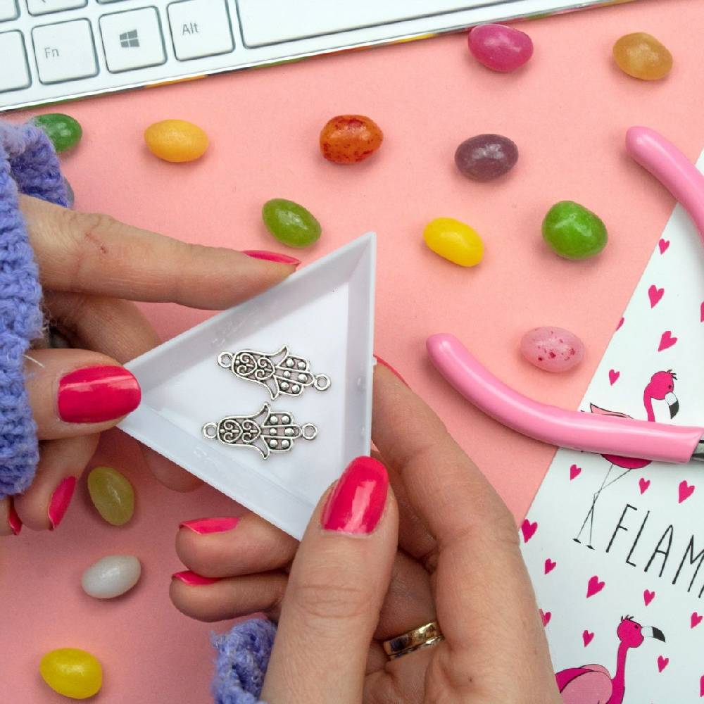 Sadingo Schmuckverbinder Hamsa Hand | 50 Stück, 25x13 Mm