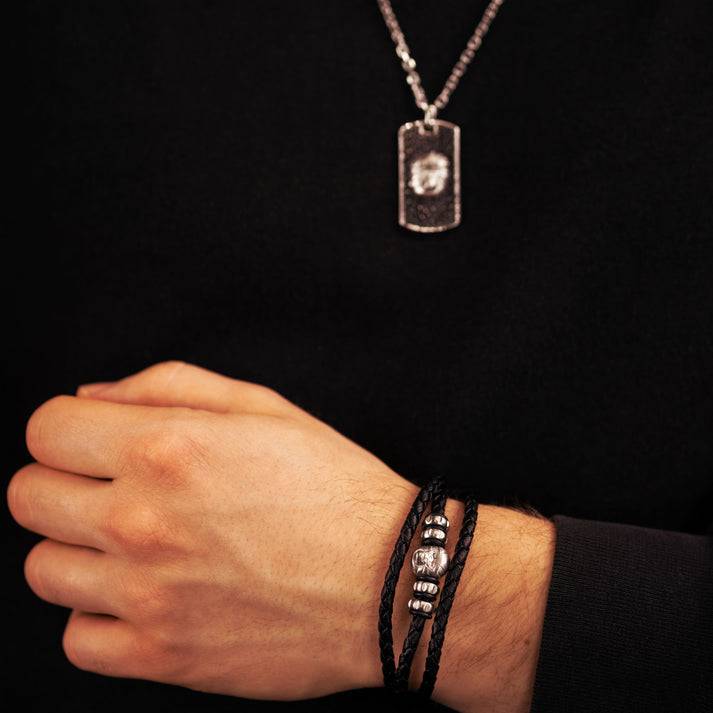 Save Brave Dreifach Gewickeltes Lederarmband Titus Mit Silberfarbenen Gorillakopf