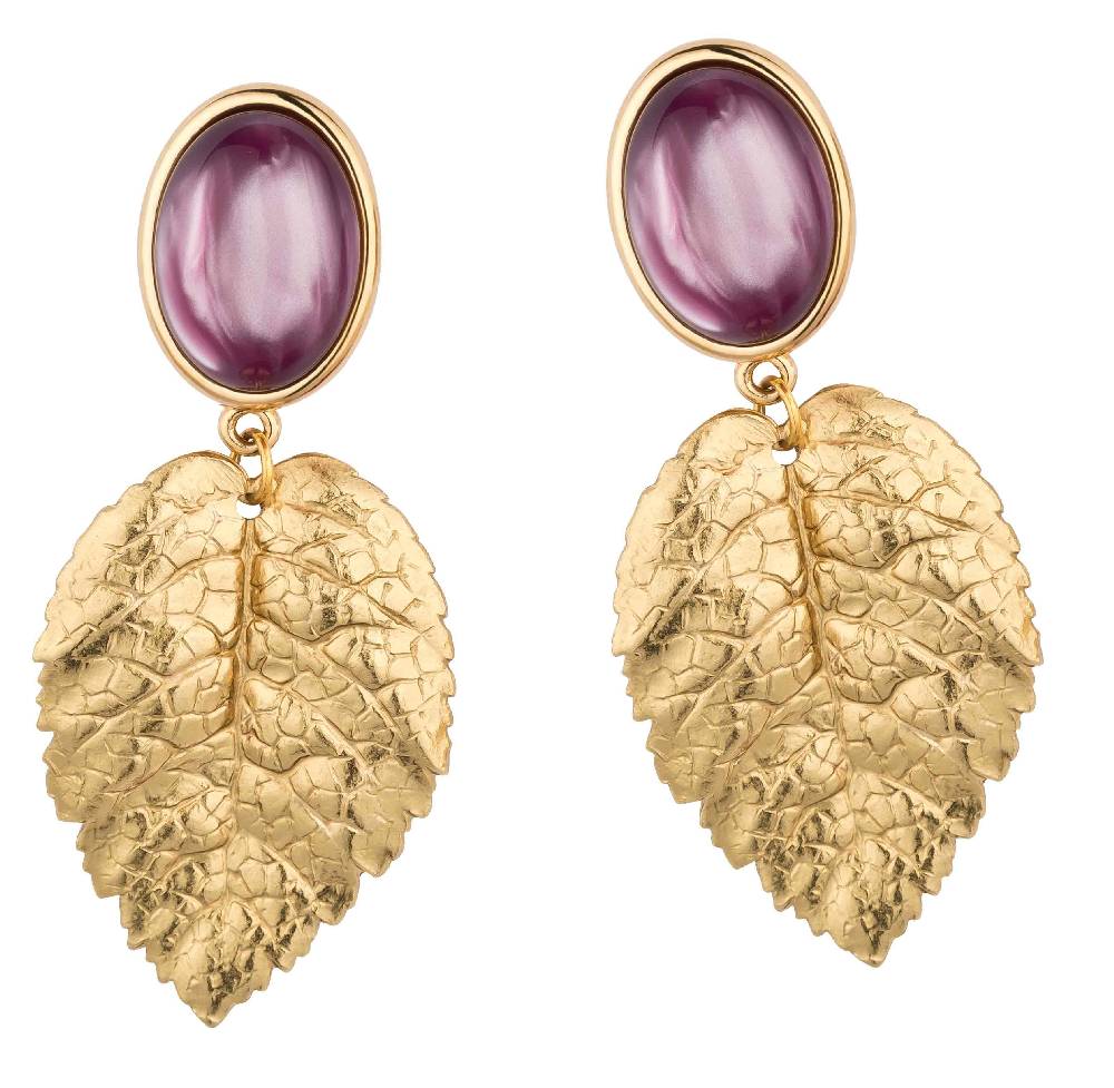 SchwesterSchwester Amethystfarbene Ohrstecker Mit Goldenem Blatt Von AmuseToi