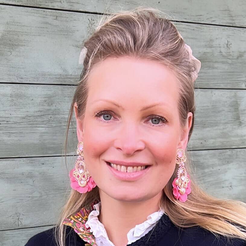 SchwesterSchwester Außergewöhnliche Soutache-Ohrringe In Zarten Rosatönen