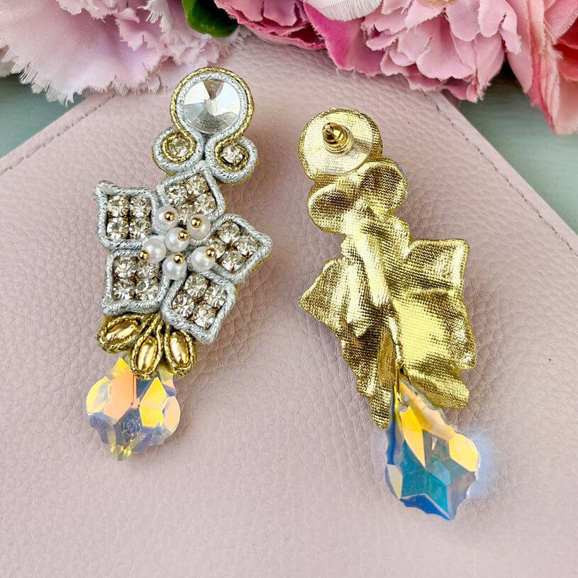 SchwesterSchwester Besondere Schneekristall-Soutache-Ohrringe In Weiß