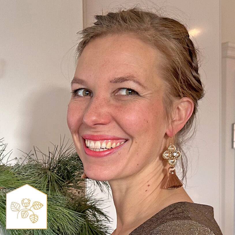 SchwesterSchwester Blüten-Soutache-Ohrhänger In Gold Und Champagner Mit Brauner Quaste