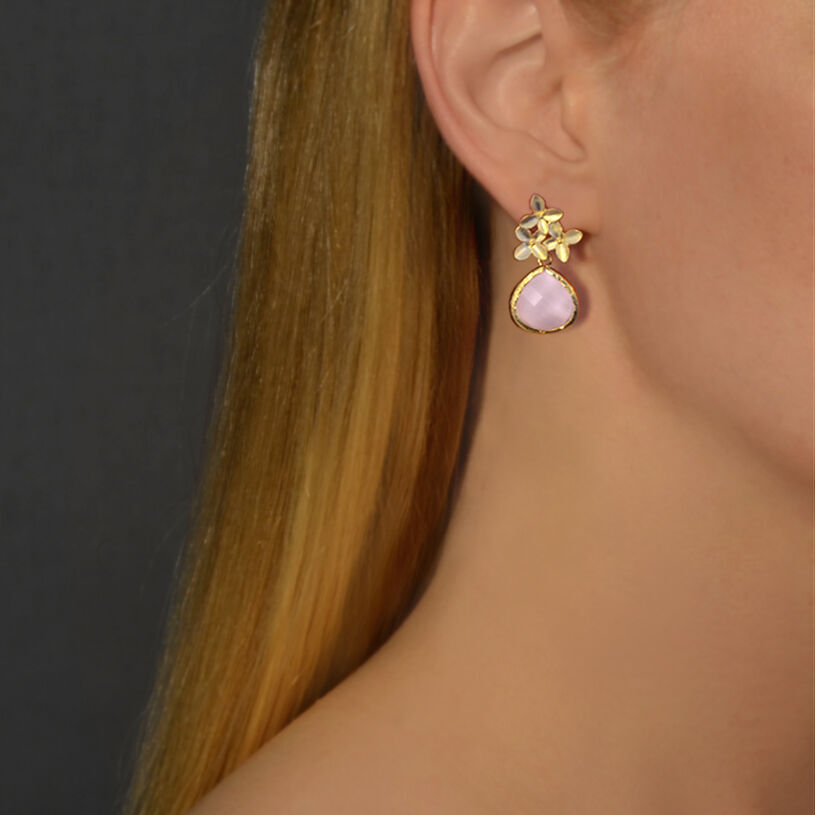 SchwesterSchwester Blütenstecker Mit Facettiertem Tropfen In Zartrosa Von Janne Von Der Heide