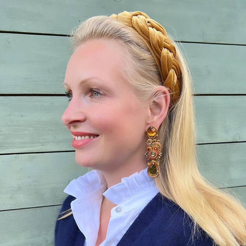 SchwesterSchwester Breiter Geflochtener Samt-Haarreif In Cognac