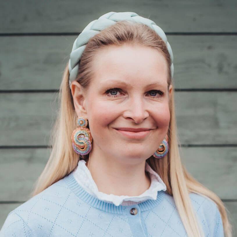 SchwesterSchwester Breiter Geflochtener Satin-Haarreif In Zartem Hellblau