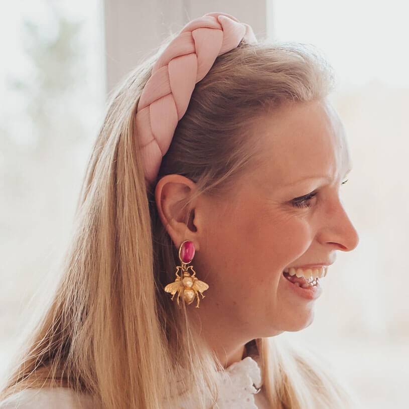 SchwesterSchwester Breiter Geflochtener Satin-Haarreif In Zartem Rosa