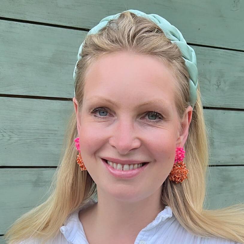 SchwesterSchwester Bunte Perlen-Ohrringe Aus Zwei Blüten In Leuchtendem Pink Und Orange