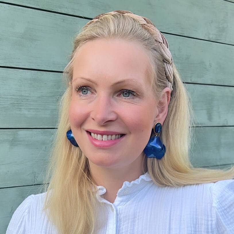 SchwesterSchwester Dunkelblaue Ohrringe Mit Blütenblättern