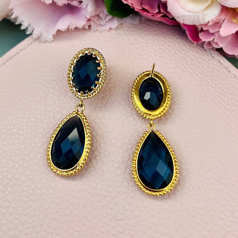 SchwesterSchwester Dunkelblaue Tropfenohrringe Mit Funkelnden Facettierten Tropfen