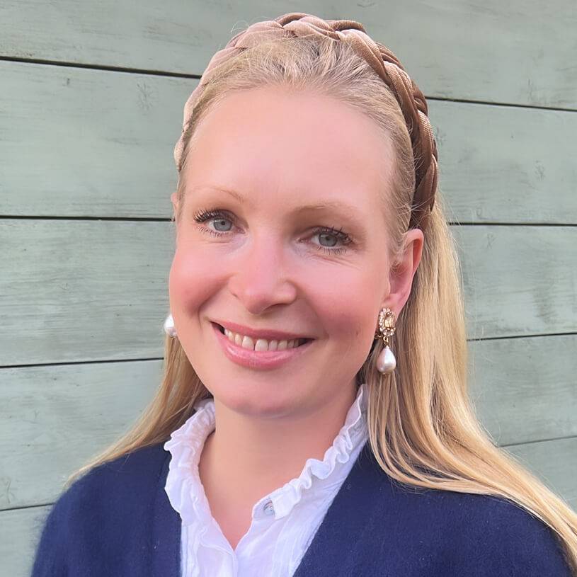 SchwesterSchwester Edel Funkelnde Ohrstecker In Champagner Mit Leichtem Baumwolltropfen