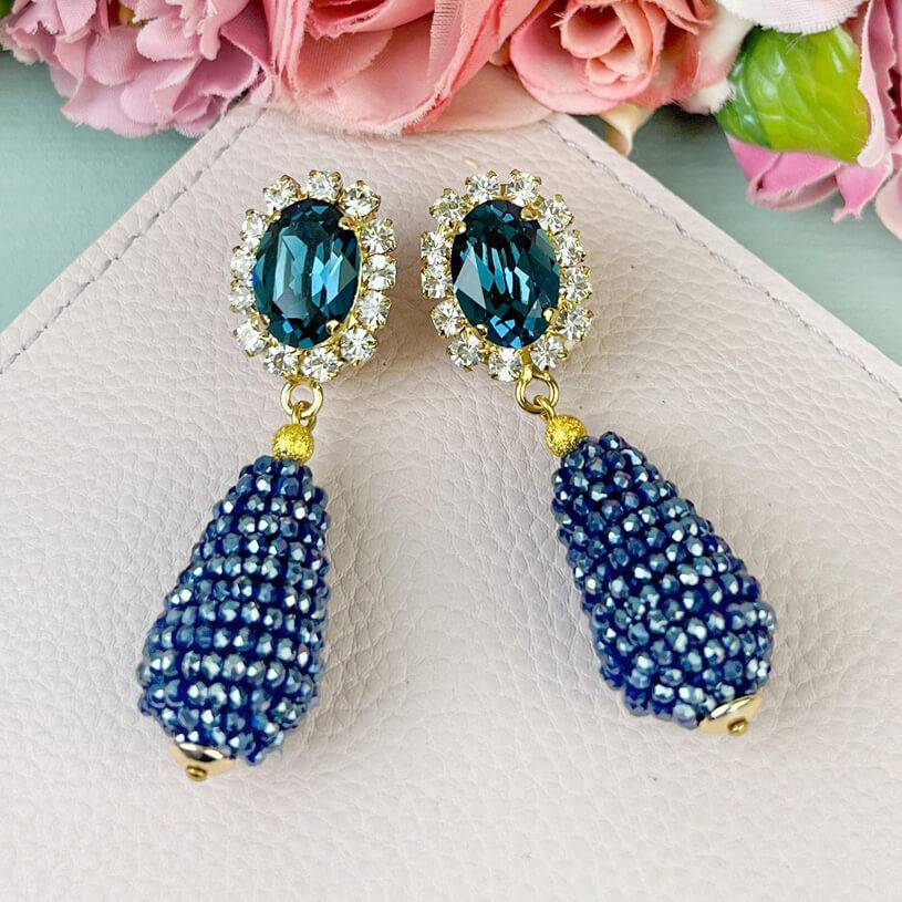 SchwesterSchwester Edel funkelnde Ohrstecker in Dunkelblau mit glitzerndem Tropfen