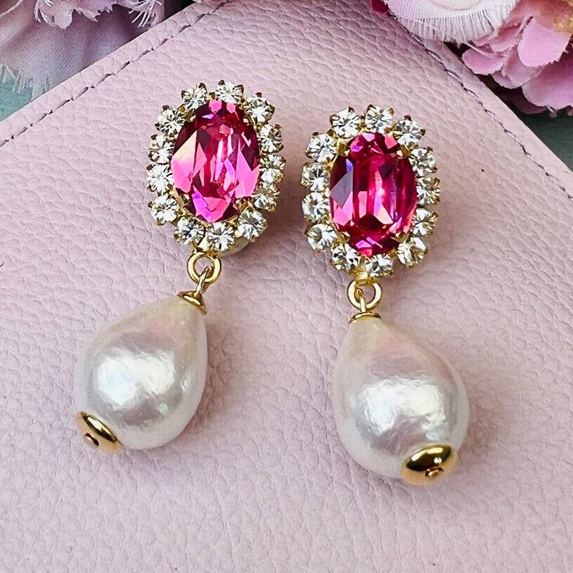 SchwesterSchwester Edel funkelnde Ohrstecker in Pink mit leichtem Baumwolltropfen