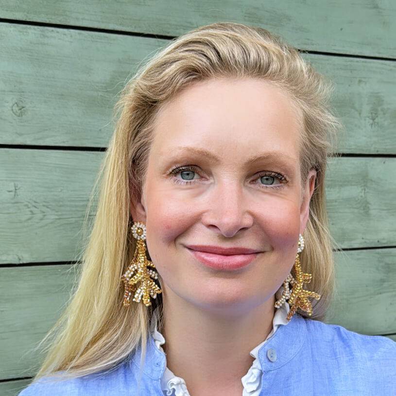 SchwesterSchwester Eindrucksvolle Perlenohrringe In Korallform In Champagner- Und Cremetönen