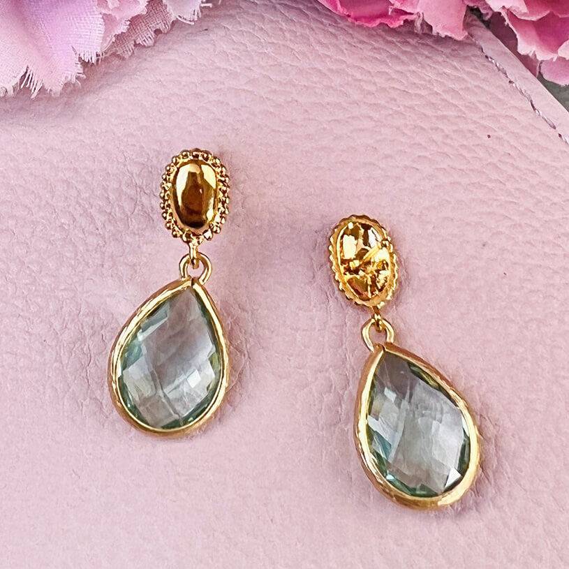 SchwesterSchwester Eleganter Vergoldeter Ohrstecker Mit Kleinem Tropfen In Lindgrün