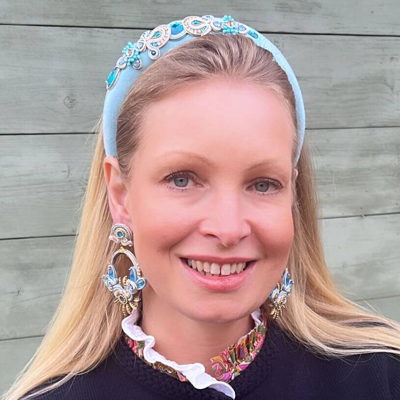 SchwesterSchwester Filigrane Soutache-Ohrringe In Zarten Hellblautönen Mit Gold