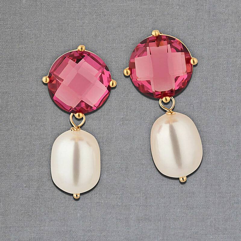 SchwesterSchwester Funkelnde fuchsiafarbene Ohrstecker mit edler Süßwasserperle von Janne v. d. Heide