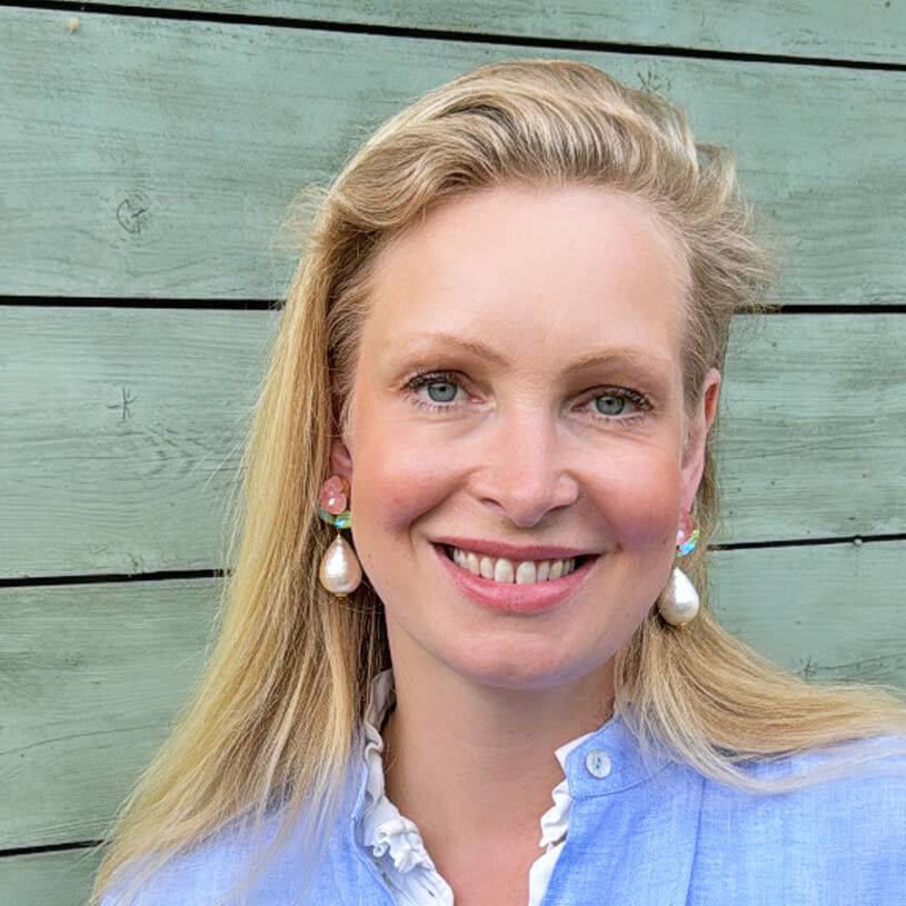 SchwesterSchwester Funkelnde Ohrringe In Rosa Und Hellgrün Mit Federleichten Baumwolltropfen