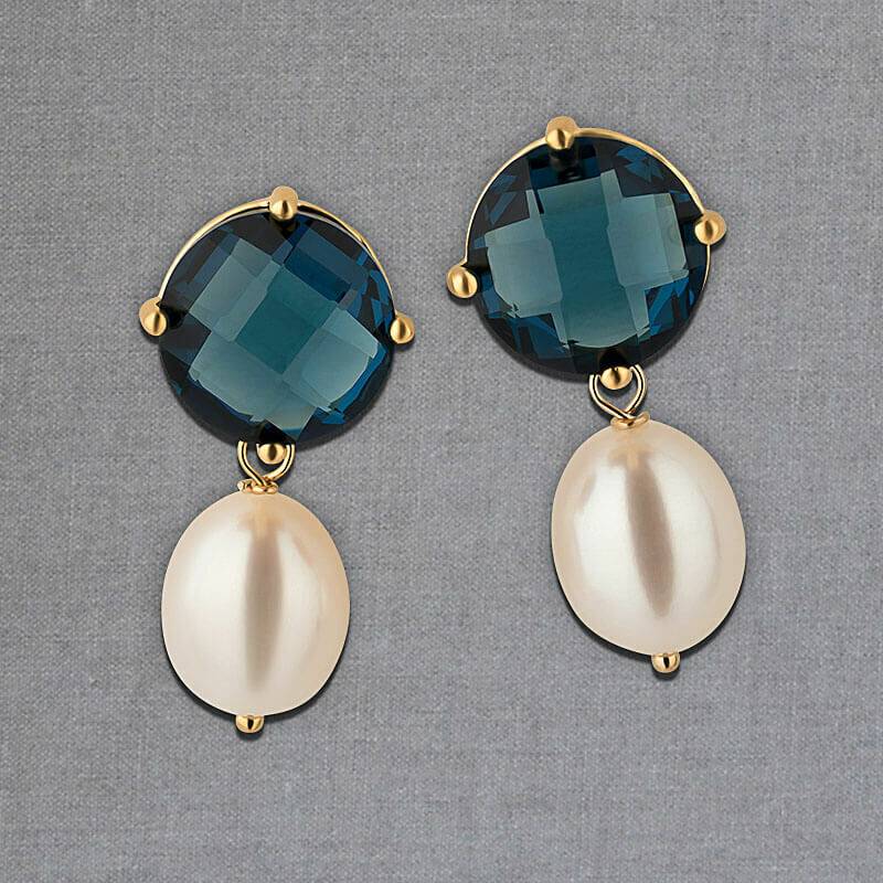 SchwesterSchwester Funkelnde Ohrstecker in Dunkelblau mit edler Süßwasserperle von Janne v. d. Heide