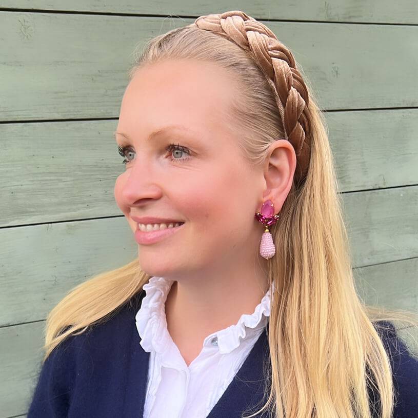 SchwesterSchwester Funkelnde Ohrstecker In Pink Mit Rosafarbenen Glitzertropfen Von AmuseToi