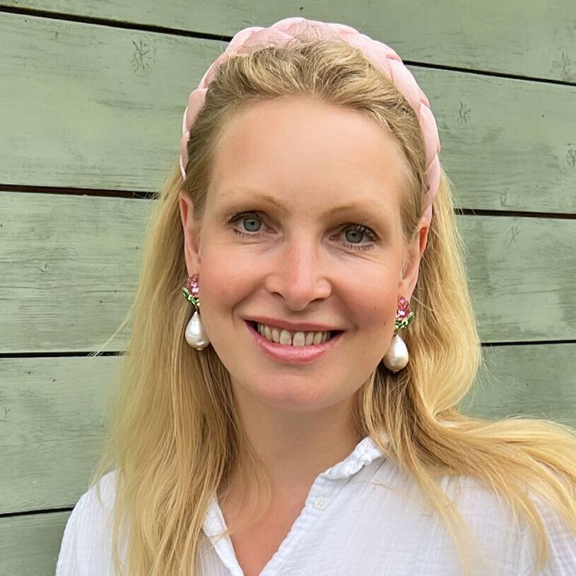 SchwesterSchwester Funkelnde Ohrstecker In Rosa Und Grün Mit Federleichten Baumwolltropfen