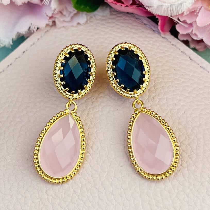 SchwesterSchwester Funkelnde Tropfenohrringe in Dunkelblau und Zartrosa