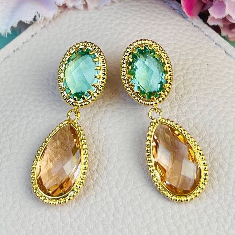 SchwesterSchwester Funkelnde Tropfenohrringe in Lindgrün und Champgagnerfarben