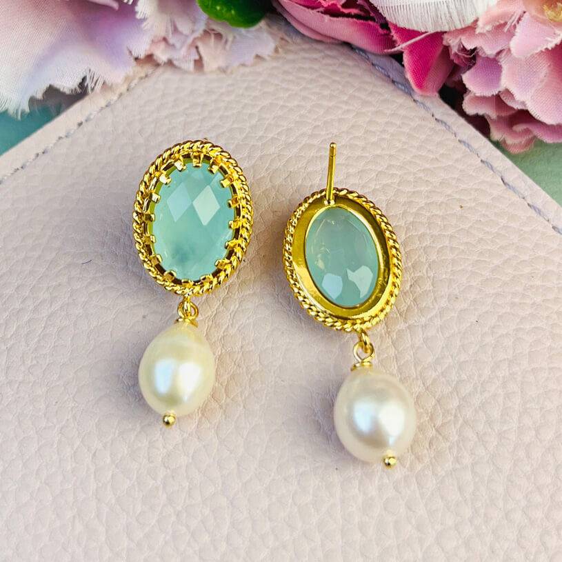 SchwesterSchwester Funkelnde Türkisblaue Ohrstecker Mit Edler Süßwasserperle Von Janne V. D. Heide