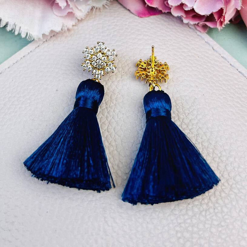 SchwesterSchwester Funkelnder Schneeflocken-Ohrstecker Mit Steinen Und Dunkelblauer Quaste