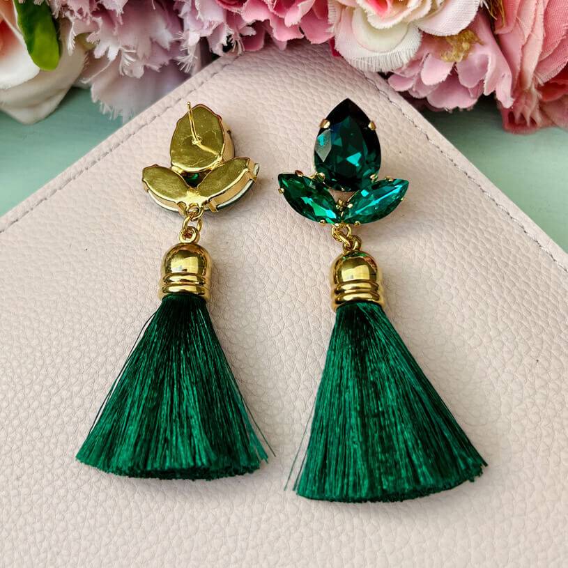 SchwesterSchwester Glitzernde Ohrstecker In Dunkelgrün Mit Edler Quaste Von AmuseToi