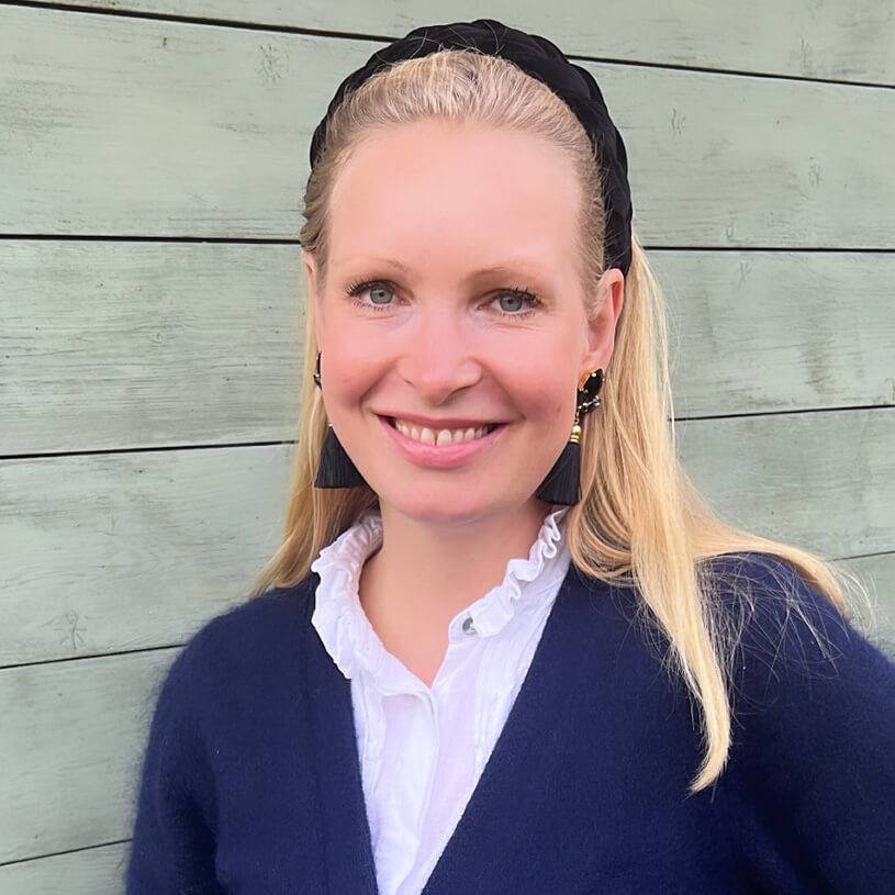 SchwesterSchwester Glitzernde Ohrstecker In Schwarz Mit Edler Quaste Von AmuseToi