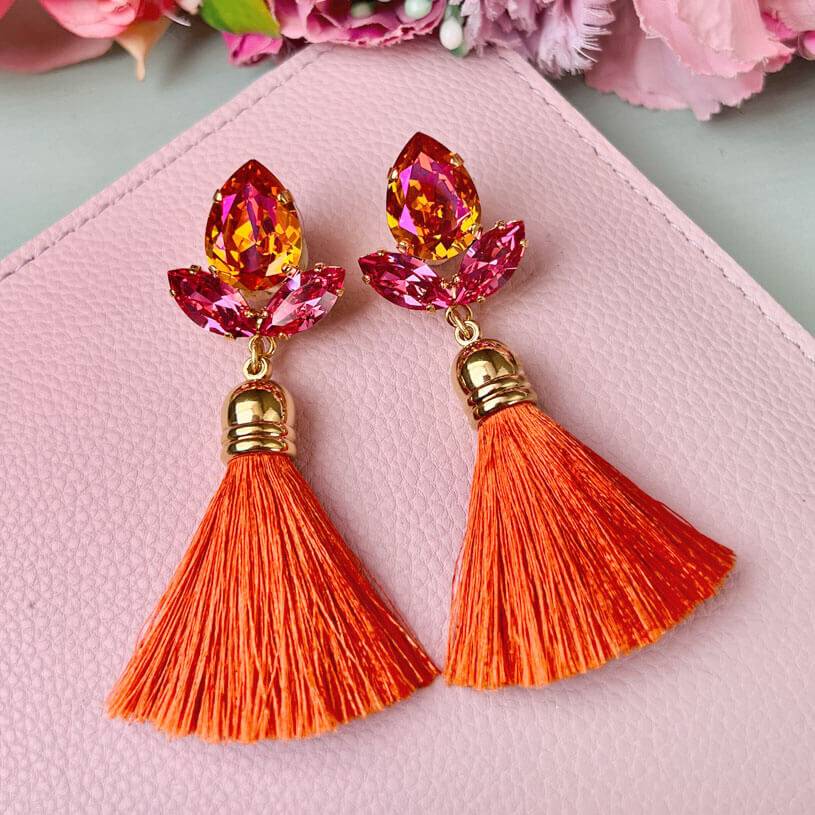 SchwesterSchwester Glitzernde Ohrstecker mit Glas-Kristallen in Pink und Orange mit edler Quaste