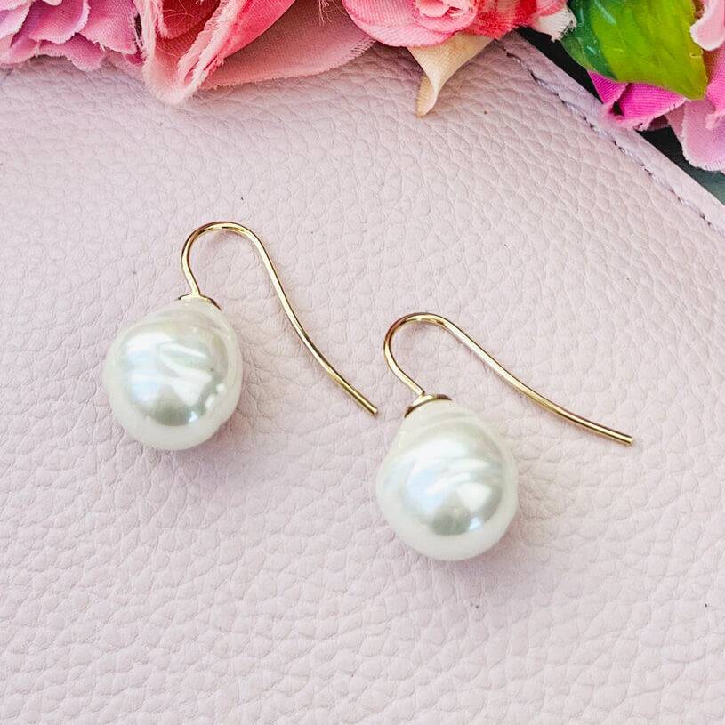 SchwesterSchwester Goldene Ohrhänger mit echten Majorca Perlen