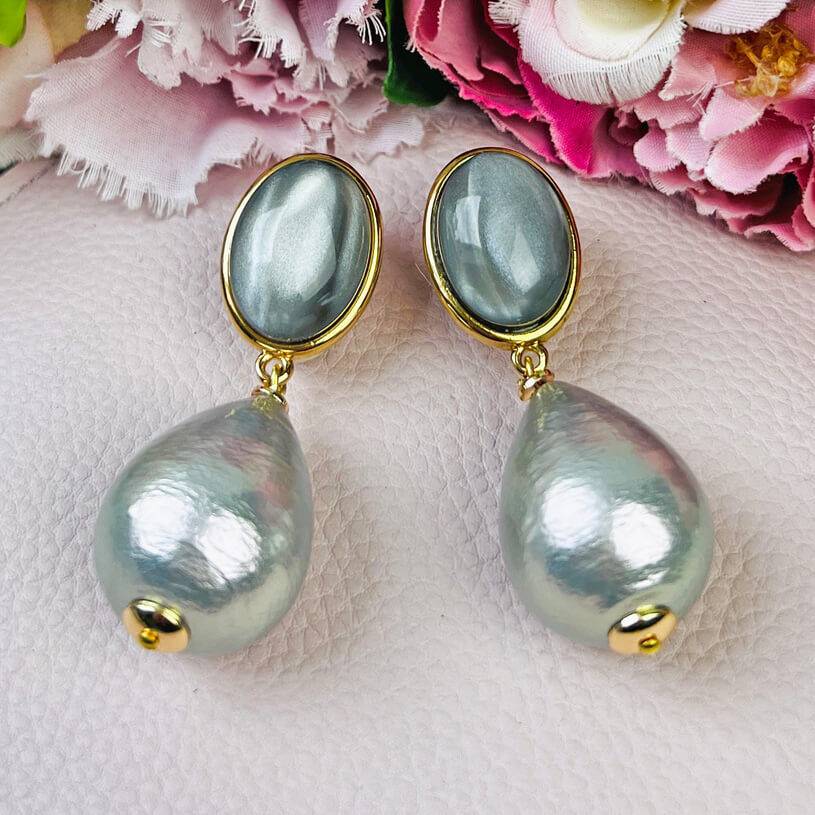 SchwesterSchwester Graue Ohrstecker mit grauem Baumwolltropfen von AmuseToi