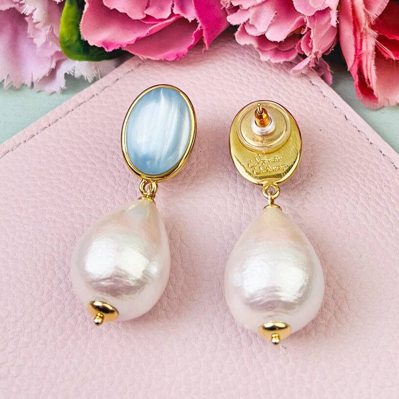 SchwesterSchwester Hellblaue Ohrstecker Mit Federleichten Baumwolltropfen Von AmuseToi