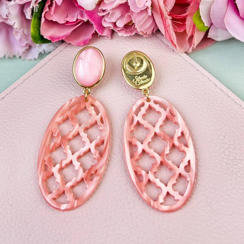 SchwesterSchwester Hellrosa Ohrstecker Mit Perlmutt Schimmerndem Oval Im Marrakesch Stil Von AmuseToi