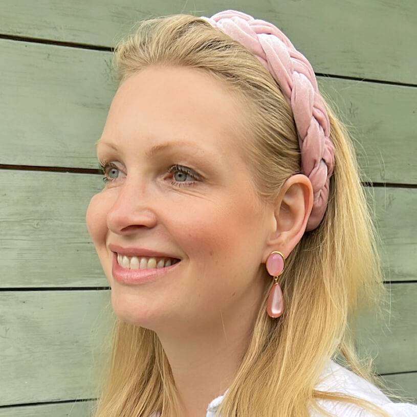 SchwesterSchwester Hellrosa Ohrstecker Mit Perlmutt Schimmerndem Tropfen Von AmuseToi