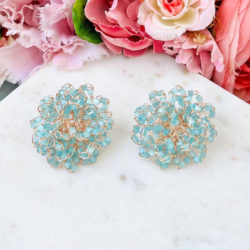 SchwesterSchwester Hochwertige Blüten-Statementohrringe Aus Perlen In Blau